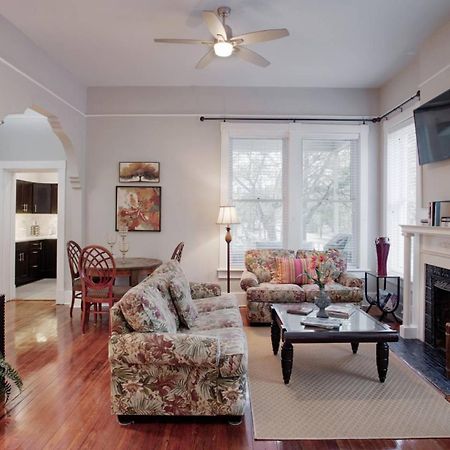 420Waldburg A - Modern Apt With Southern Charm Blocks From Forsyth Apartment Savannah Ngoại thất bức ảnh