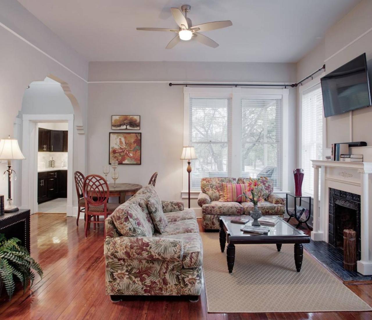 420Waldburg A - Modern Apt With Southern Charm Blocks From Forsyth Apartment Savannah Ngoại thất bức ảnh