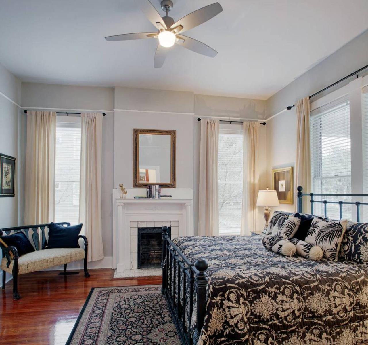420Waldburg A - Modern Apt With Southern Charm Blocks From Forsyth Apartment Savannah Ngoại thất bức ảnh