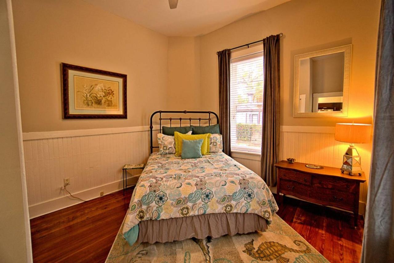 420Waldburg A - Modern Apt With Southern Charm Blocks From Forsyth Apartment Savannah Ngoại thất bức ảnh